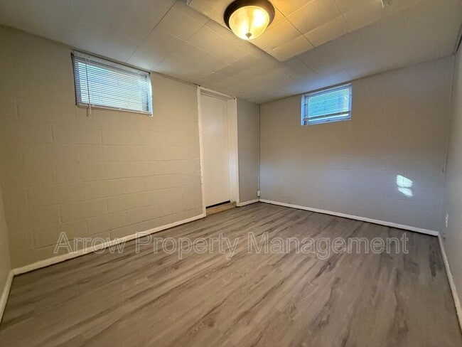 Foto del edificio - 2049 Worthington Ave