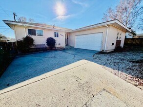 Building Photo - 2600 Apollo Way