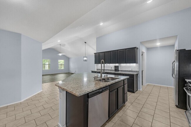 Building Photo - 9415 Paloma Creek Dr