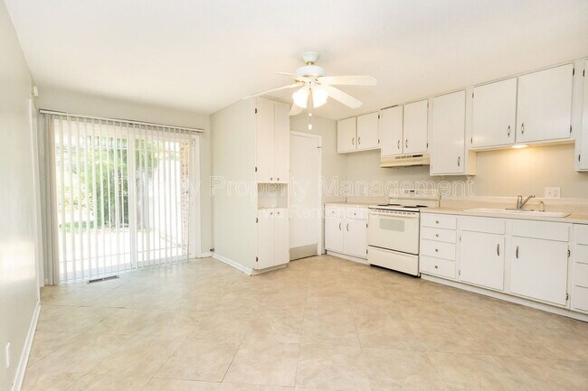Foto del edificio - 3907 Kingsbridge Rd