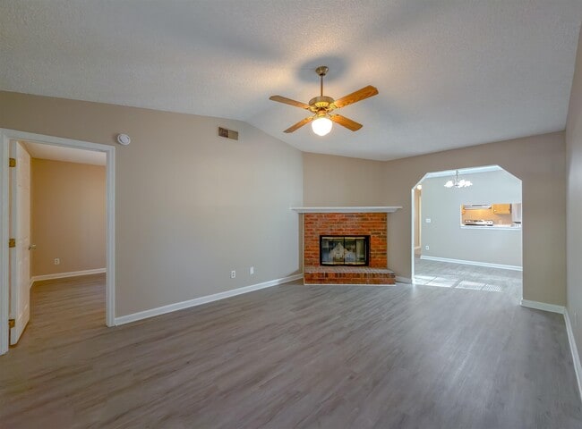 Building Photo - 2415 Talco Hills Dr