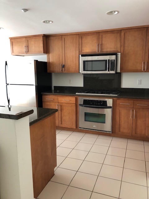 Primary Photo - 400 E Ocean Blvd