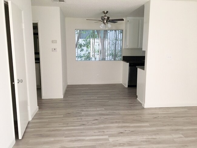 Building Photo - Aqua Vista Villa Townhome Apartments