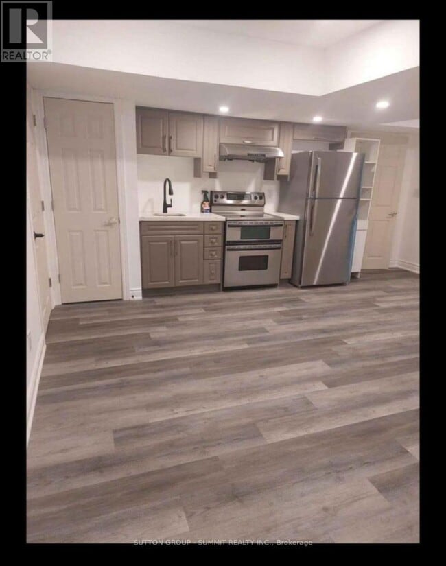 Building Photo - 4932 Aurora Rd