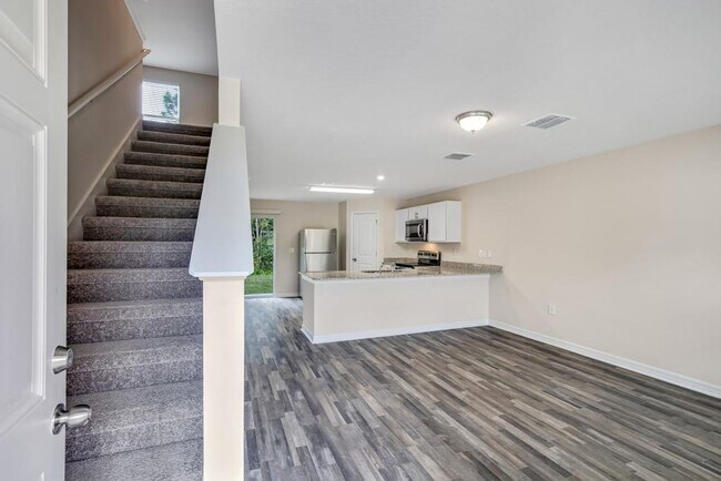 Foto del edificio - Large home great location