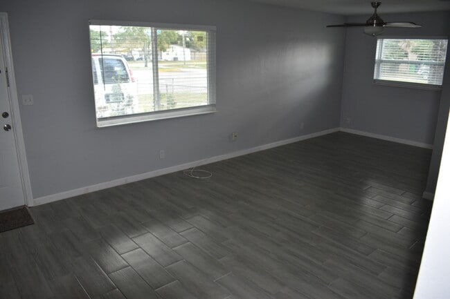 Building Photo - 6400 NW 20th Ct