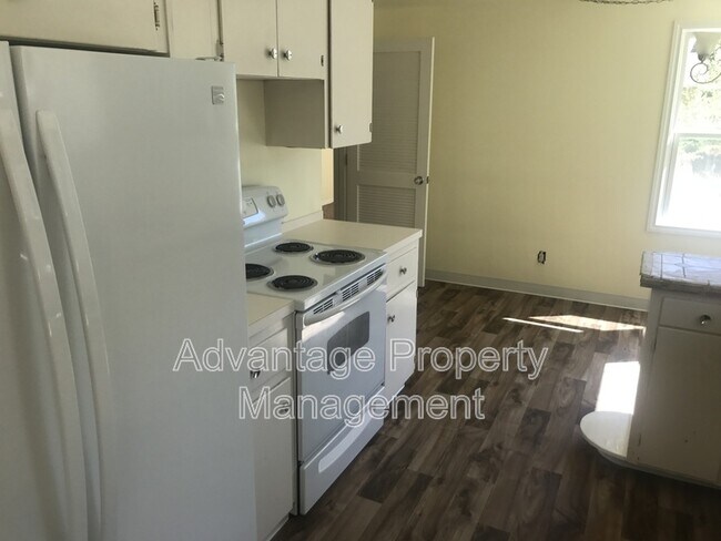 Foto del edificio - 615 SE Atwood Ave