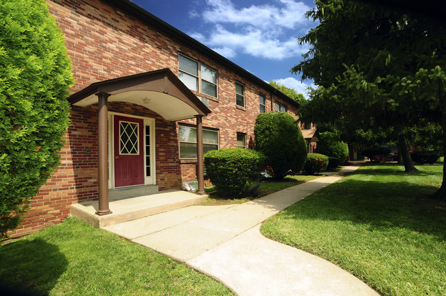 Building Photo - Donna Ann Apartments