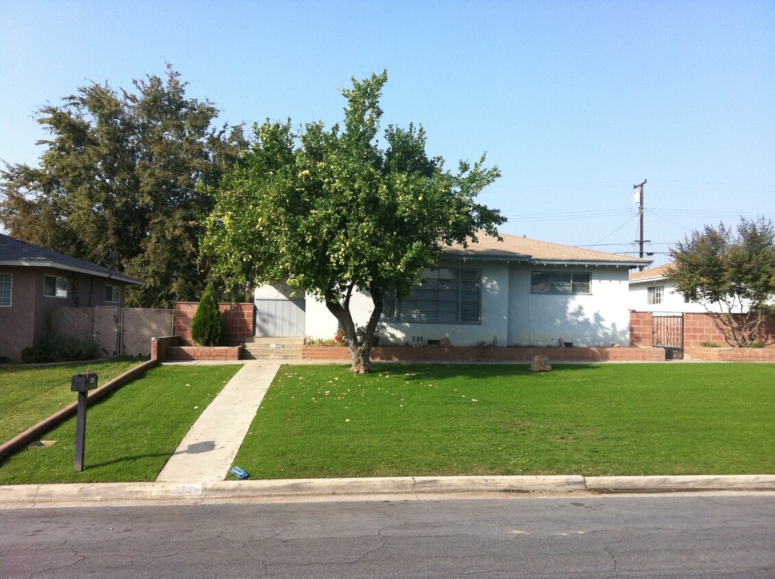 Primary Photo - GORGEOUS 3bd 1ba NE Haley & Columbus Area ...