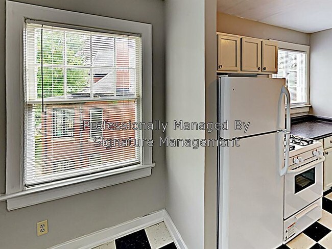 Foto del edificio - 1308 Everett Ave