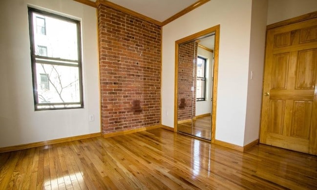 Building Photo - 510 E 84th St