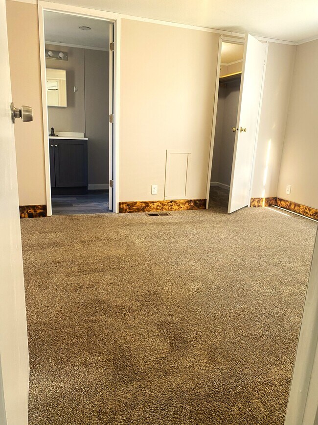 Foto del edificio - 39 1/2 Long St