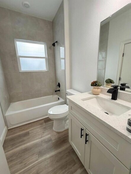 Foto del edificio - 3383 Loveland Blvd