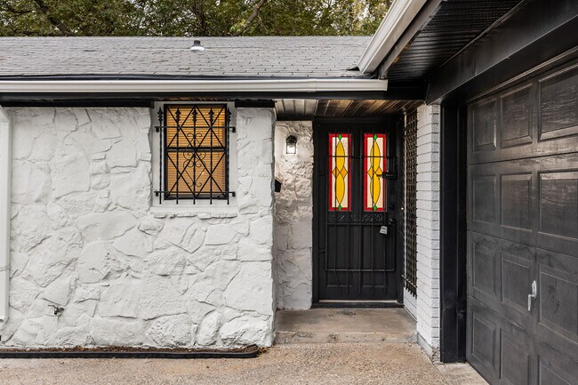 Foto del edificio - 401 Carver Ave