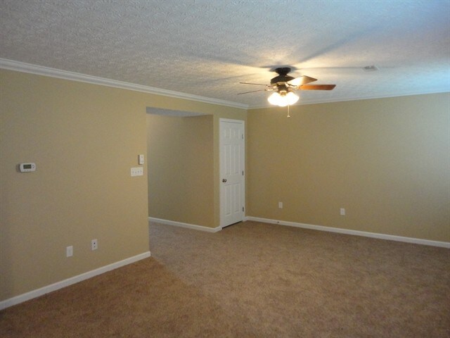 Building Photo - 819 Chapelgate Drive
