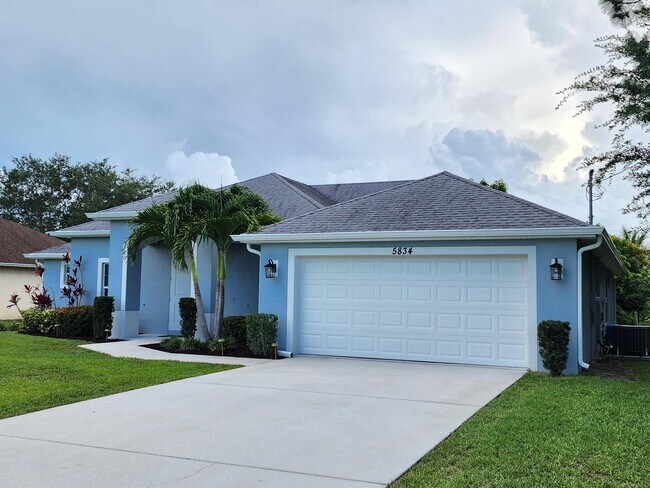 Foto del edificio - 5834 NW Coosa Dr