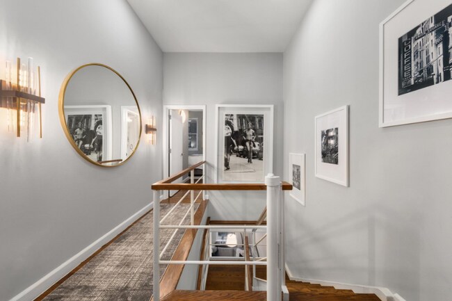 Building Photo - 305 2nd Ave