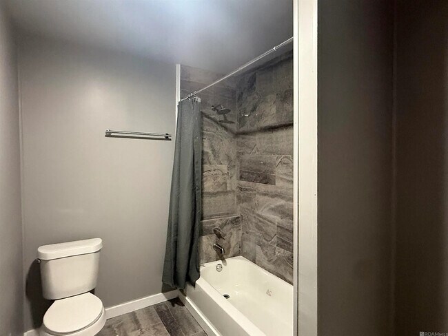 Foto del edificio - 108 St Jude St