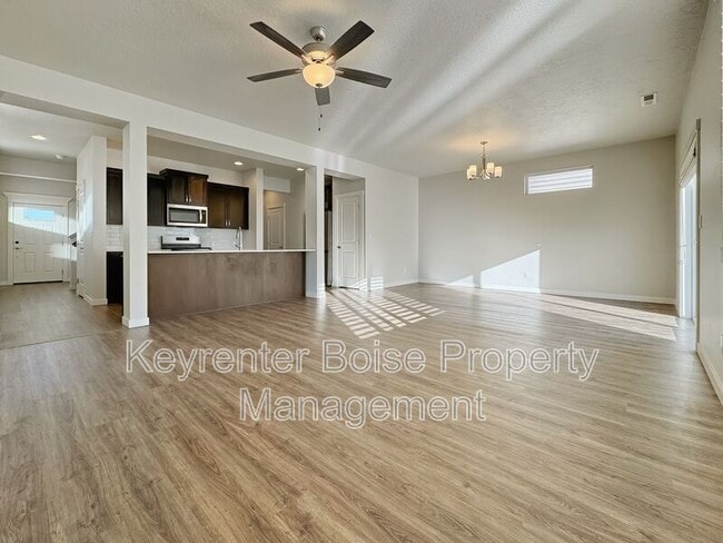 Building Photo - 2337 E Danzee Dr