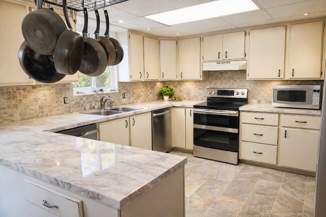 Foto del edificio - 333 E 300 N