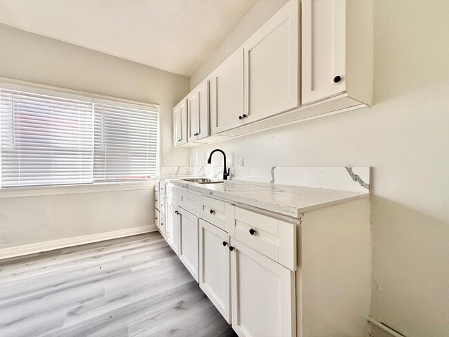 Building Photo - 2527 Cincinnati St