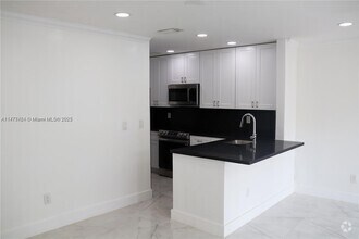 Building Photo - 2550 W 67th Pl