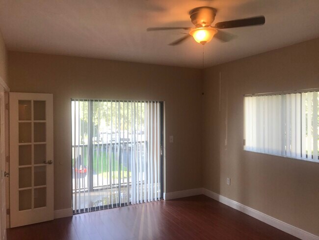 Foto del edificio - 2445 SW 18th Ter