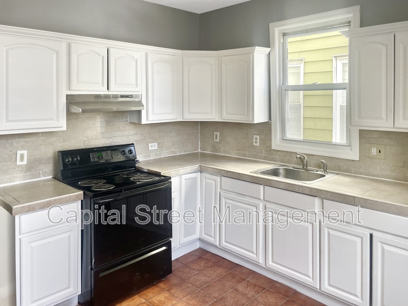 14 Gladstone Ave Unit 1, Newark, NJ 07106 Condo for Rent in Newark