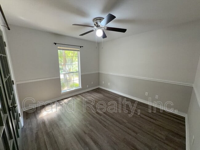 Building Photo - 6464 Outer Dr