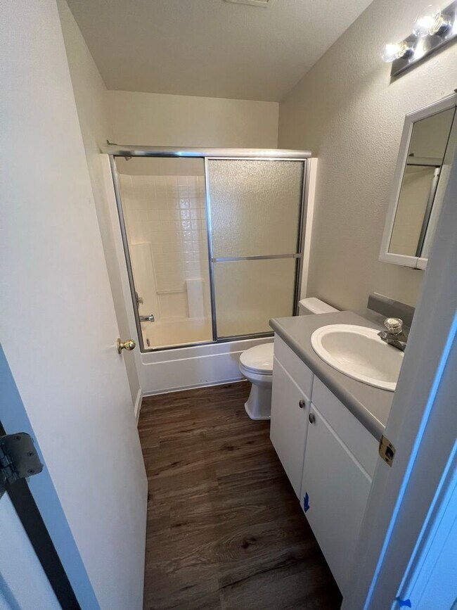 Building Photo - 3315 Smith Dr