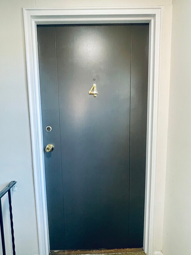Puerta principal - 4191 Hoffman Ave