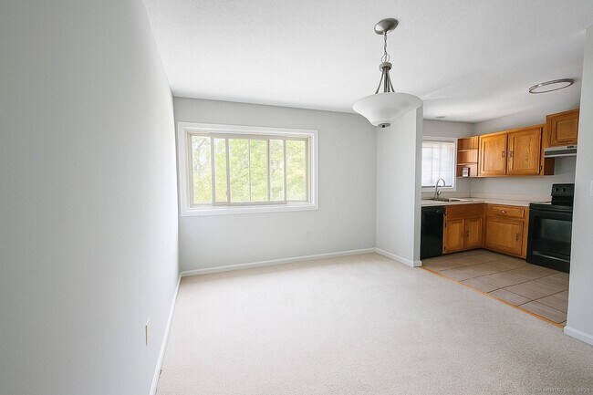 Building Photo - 27 Crows Nest Ln