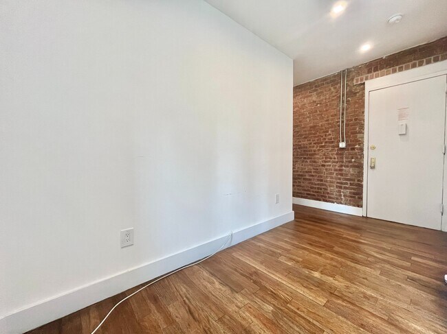 Building Photo - 121 La Salle St