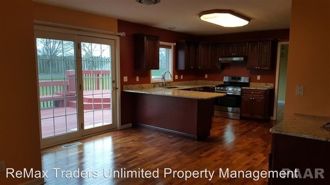 Building Photo - 3601 W Brenwick Dr
