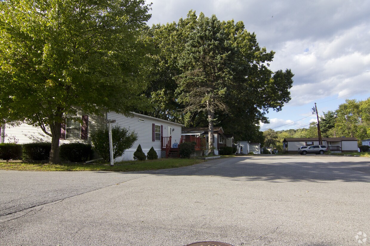 Primary Photo - 2 Park Ct