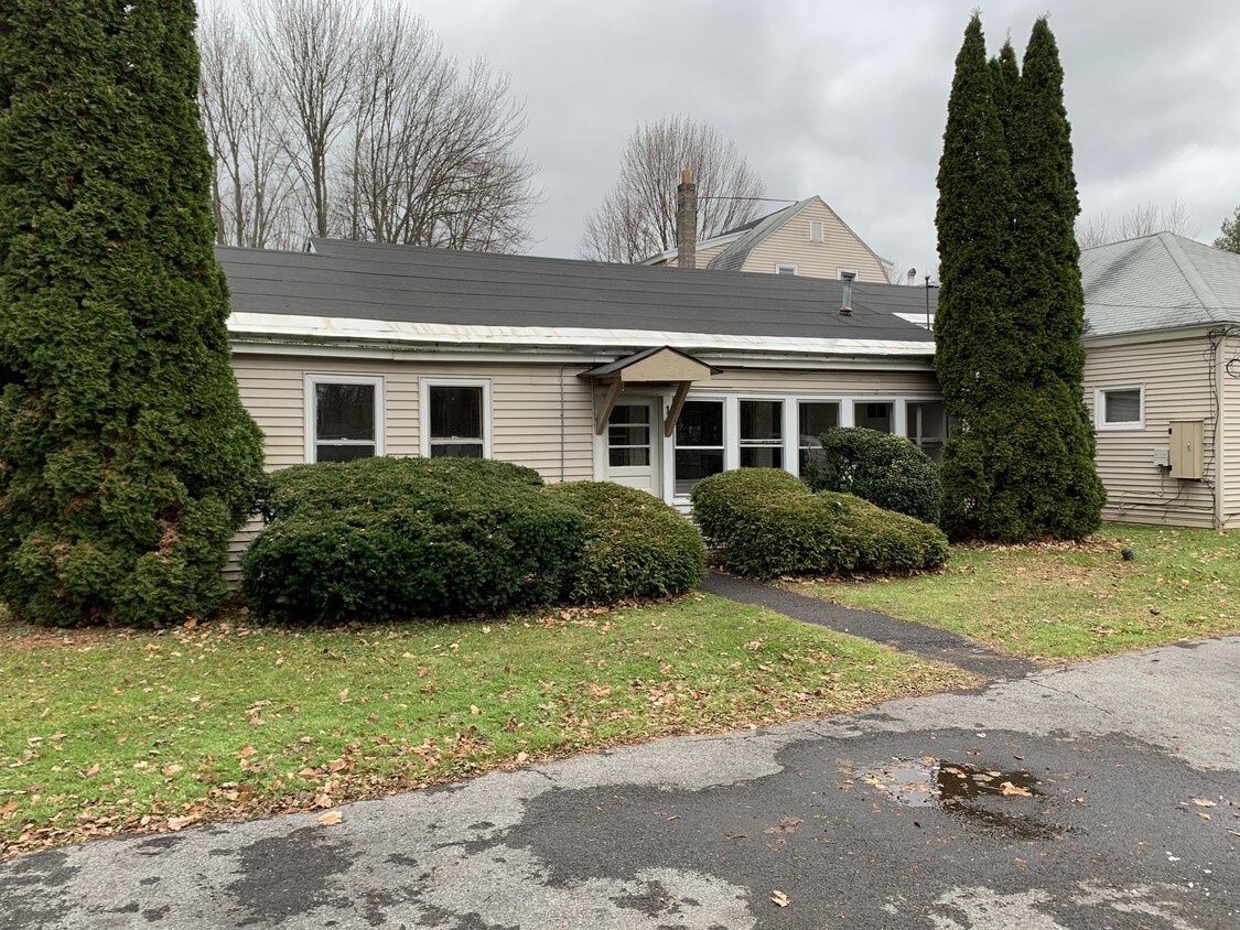 Primary Photo - 5058 Bear Rd