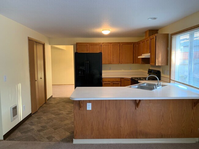 Foto del edificio - Spacious Home with Large Backyard in Union...