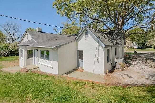 Building Photo - 309 W N 2nd St