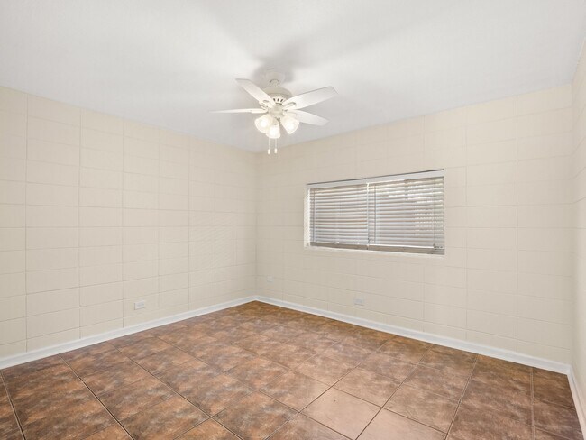 Foto del edificio - 710 Iris St