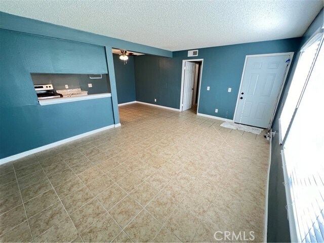 Foto del edificio - 1735 E Washington St