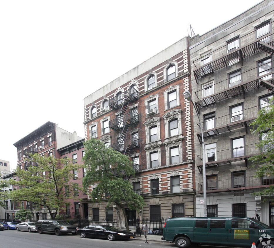 Building Photo - 218-220 E 11th St