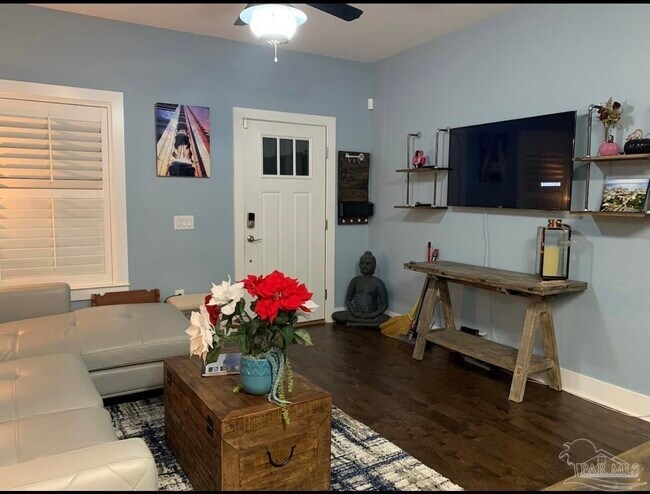 Foto del edificio - 216 W Intendencia St