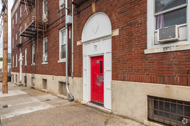 Main entrance - 85 Ann St