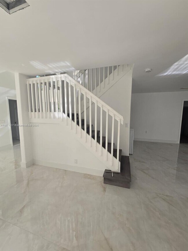 Foto del edificio - 4821 SW 34th Terrace