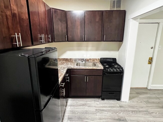 Foto del edificio - 839 W Sheridan Rd