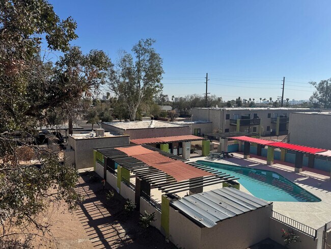 Building Photo - 1/2 off move in special! Large 2 bedroom in Phoenix, $1,345.00, all utilities included and no add...