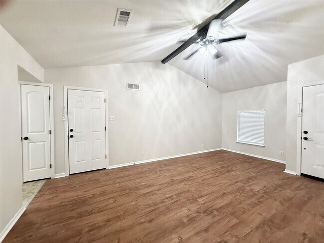 Building Photo - 941 S Walker St