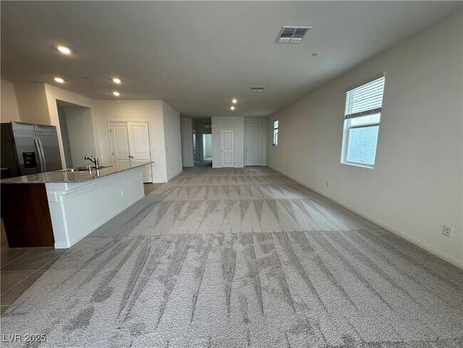 Foto del edificio - 5548 Hill Spire St