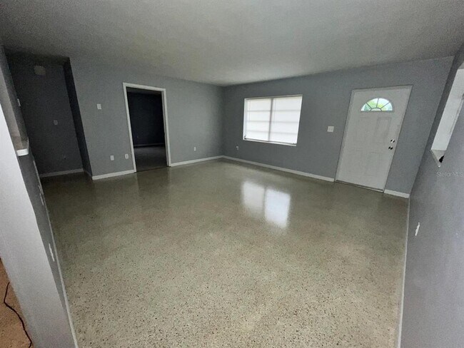 Foto del edificio - 604 S Waldron Ave