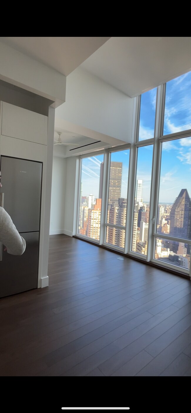 Foto del edificio - 210 E 44th St